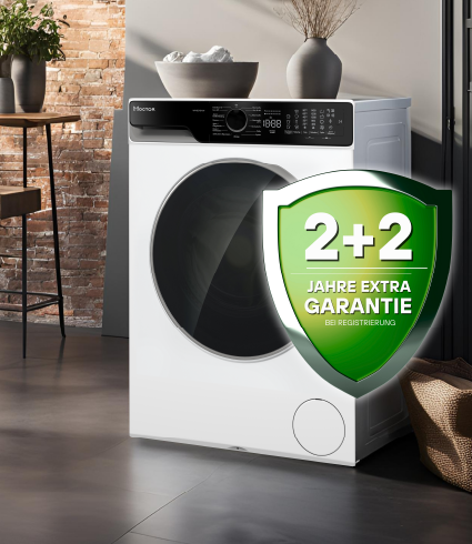Waschmaschine der Marke Moctor freistehend in einer Loft. Zusätlich das Grüne Icon der zwei plus zwei Garantieverlängerung