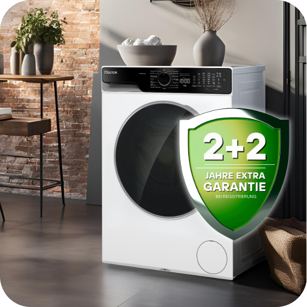 Waschmaschine der Marke Moctor freistehend in einer Loft. Zusätlich das Grüne Icon der zwei plus zwei Garantieverlängerung